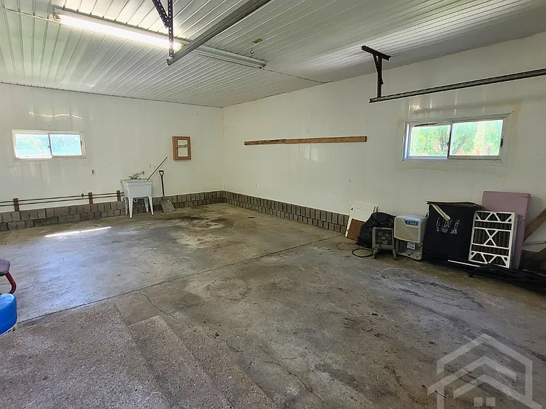 383305 Salford Rd — Photo 18