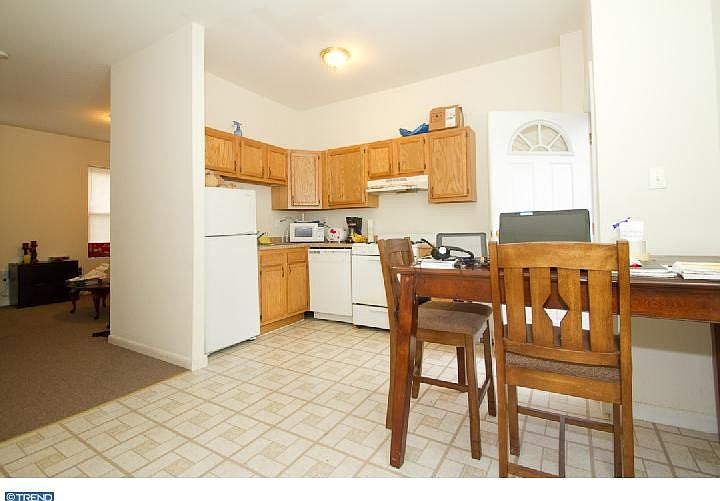first fl apartment kitchen dinning