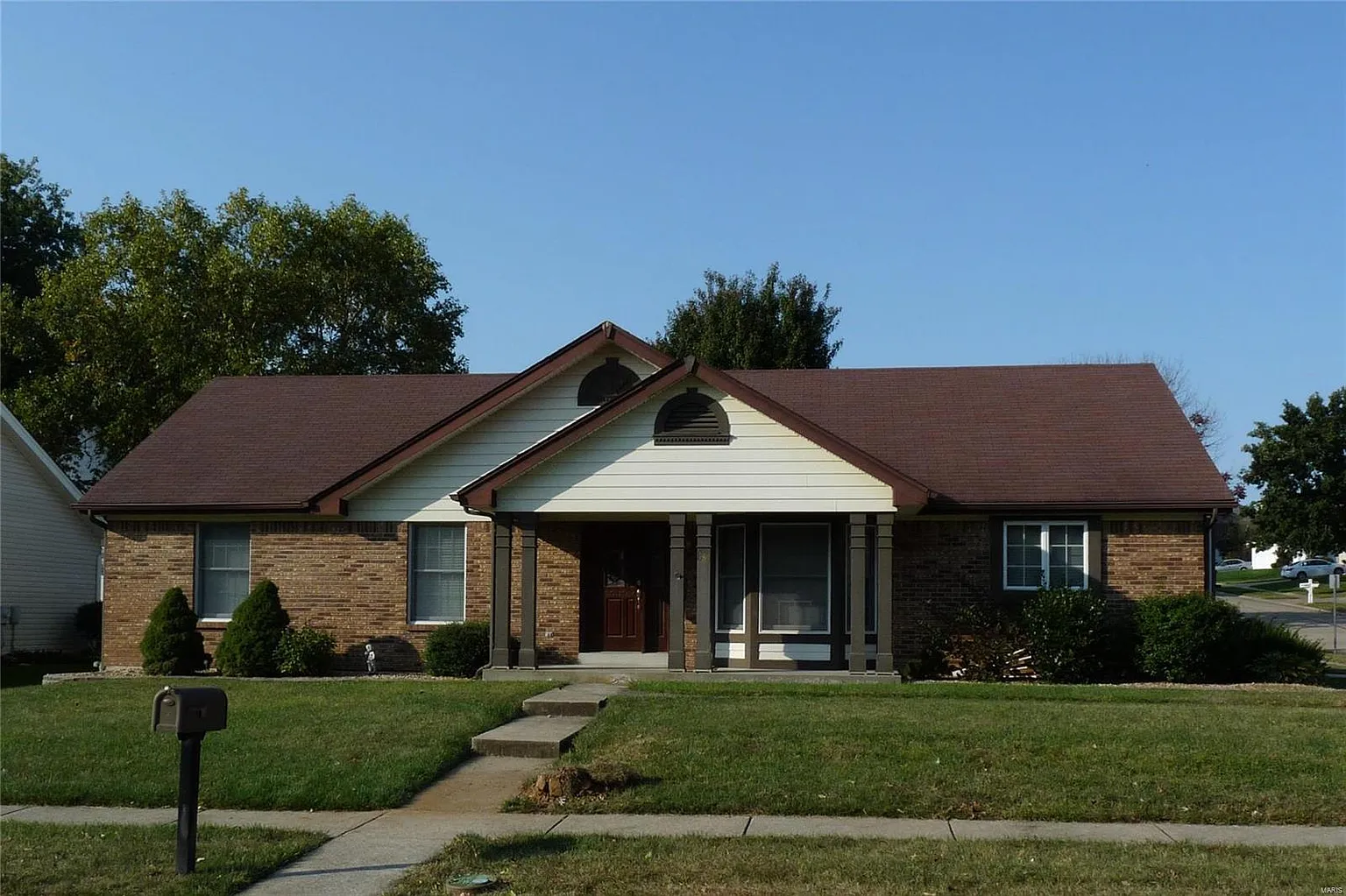 1584 Country Bend Dr photo 1