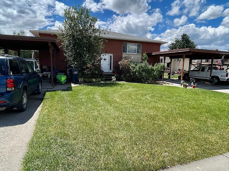 1909 S Black Ave — Photo 1