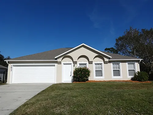 1613 SW Carillo Ave Photo 1