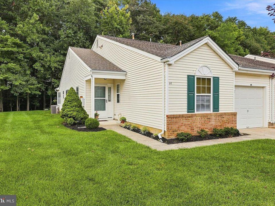 1st image of 44 Peppergrass Dr N