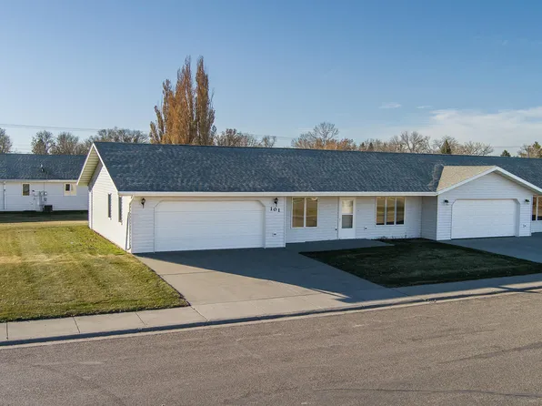 101 8th St NW #2C, Hazen, ND 58545