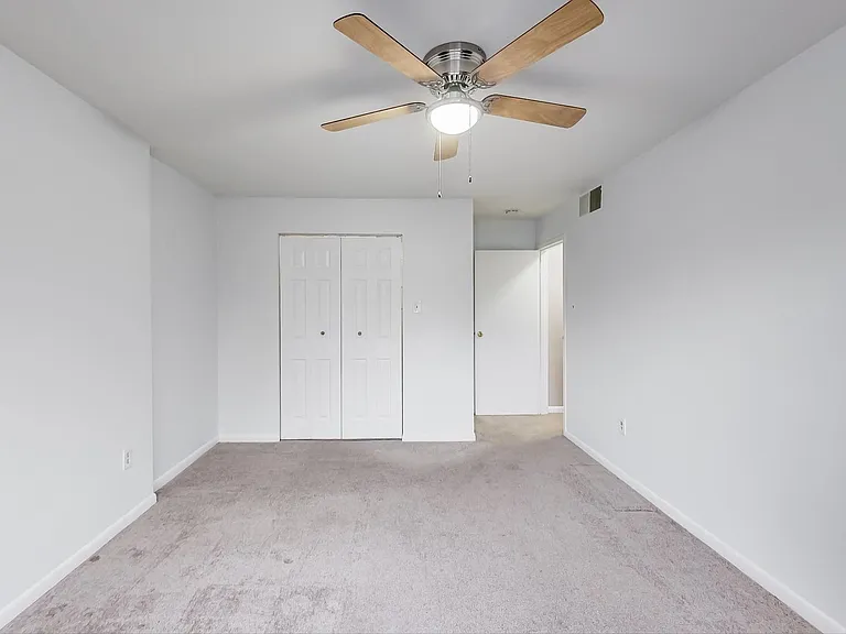 7611 Maple Ave #202 — Photo 18