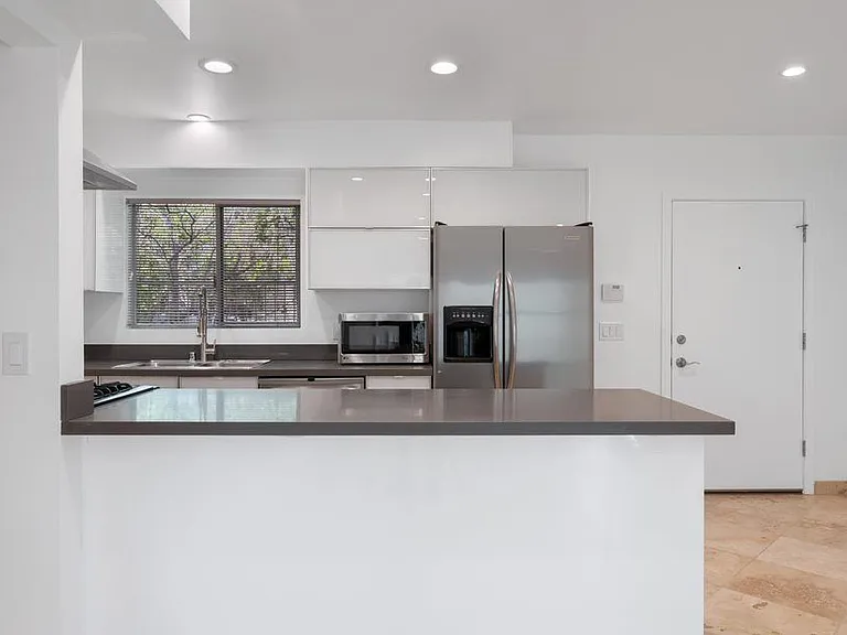 1148 N Clark St #3 — Photo 20