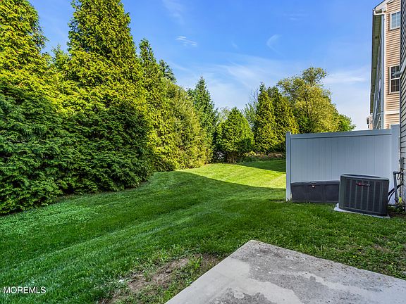 3rd image of 49 Creekside Way