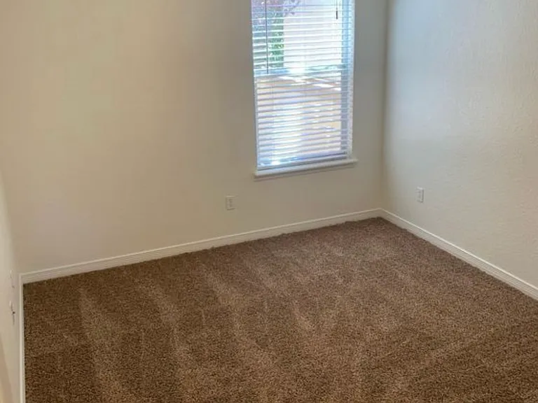 706 Indian Hollow Rd #B — Photo 13