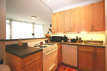 Rented by R New York