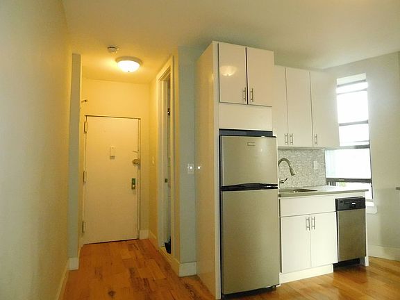 3rd image of 295 E 149th St APT 14