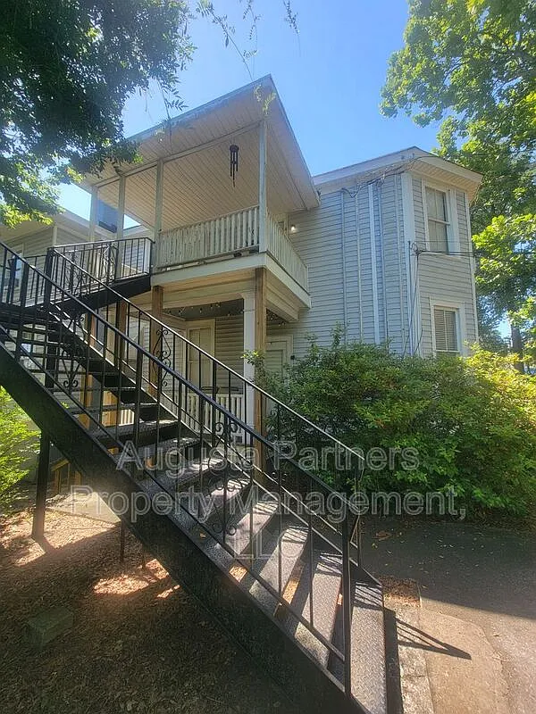 Central Ave — Photo 2