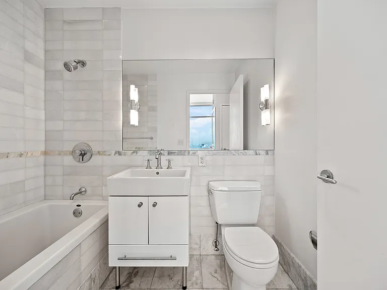 635 W 42nd St #44A — Photo 15