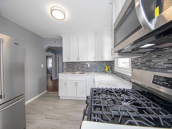 4th image of 212 Ingraham Blvd