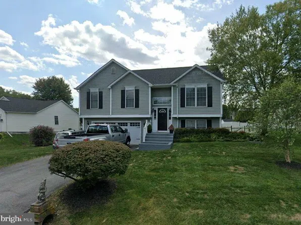 19720 Marigold Dr, Hagerstown, MD 21742