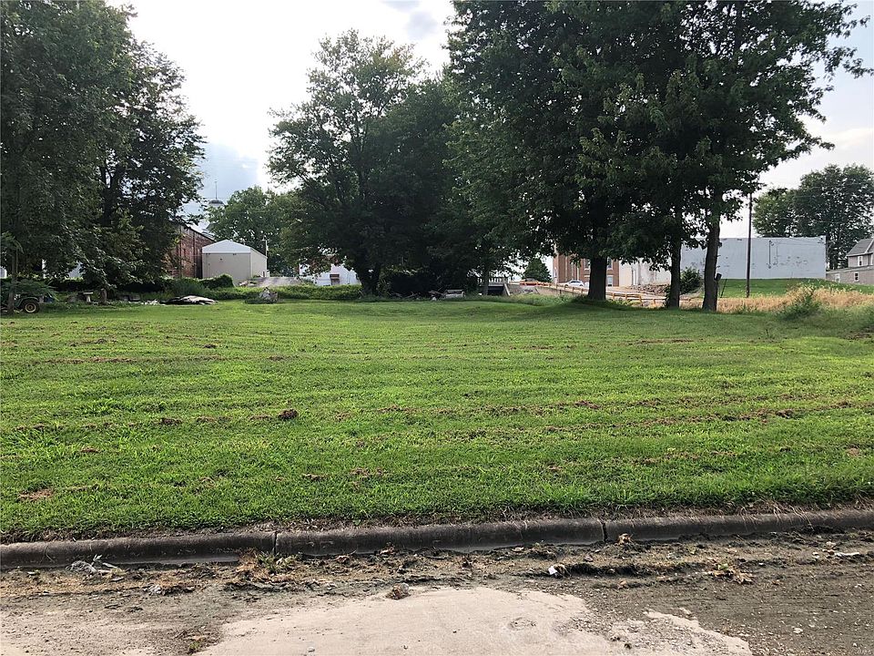 1st image of 105 S 2nd St