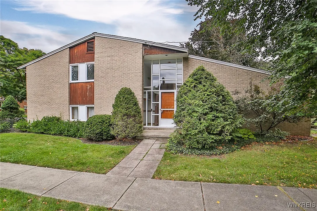 92 Woodbridge Ave photo 1