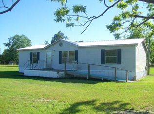 676 Hill Rd, Douglas, GA 31533