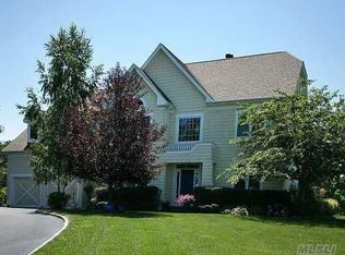 7 De Lamar Ct, Glen Cove, NY