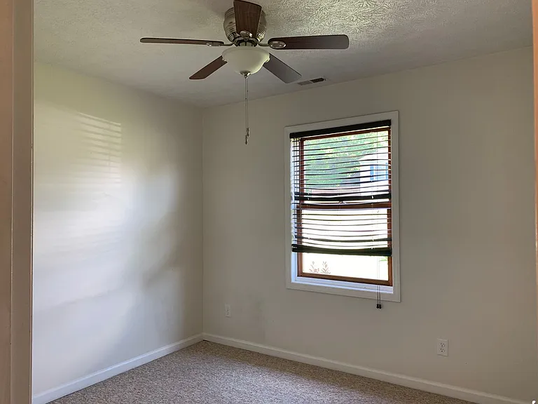 3250 Springview Dr — Photo 11