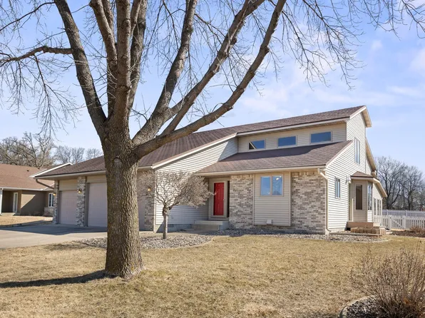 765 Roberts St SW, Hutchinson, MN 55350