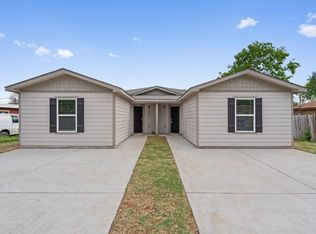 1151-1153 Magnolia St, Seguin, TX 78155