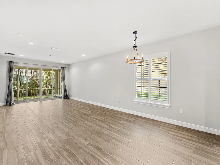 1011 Steven Patrick Ave — Photo 4