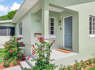 1201 N Palmway, Lake Worth, FL 33460