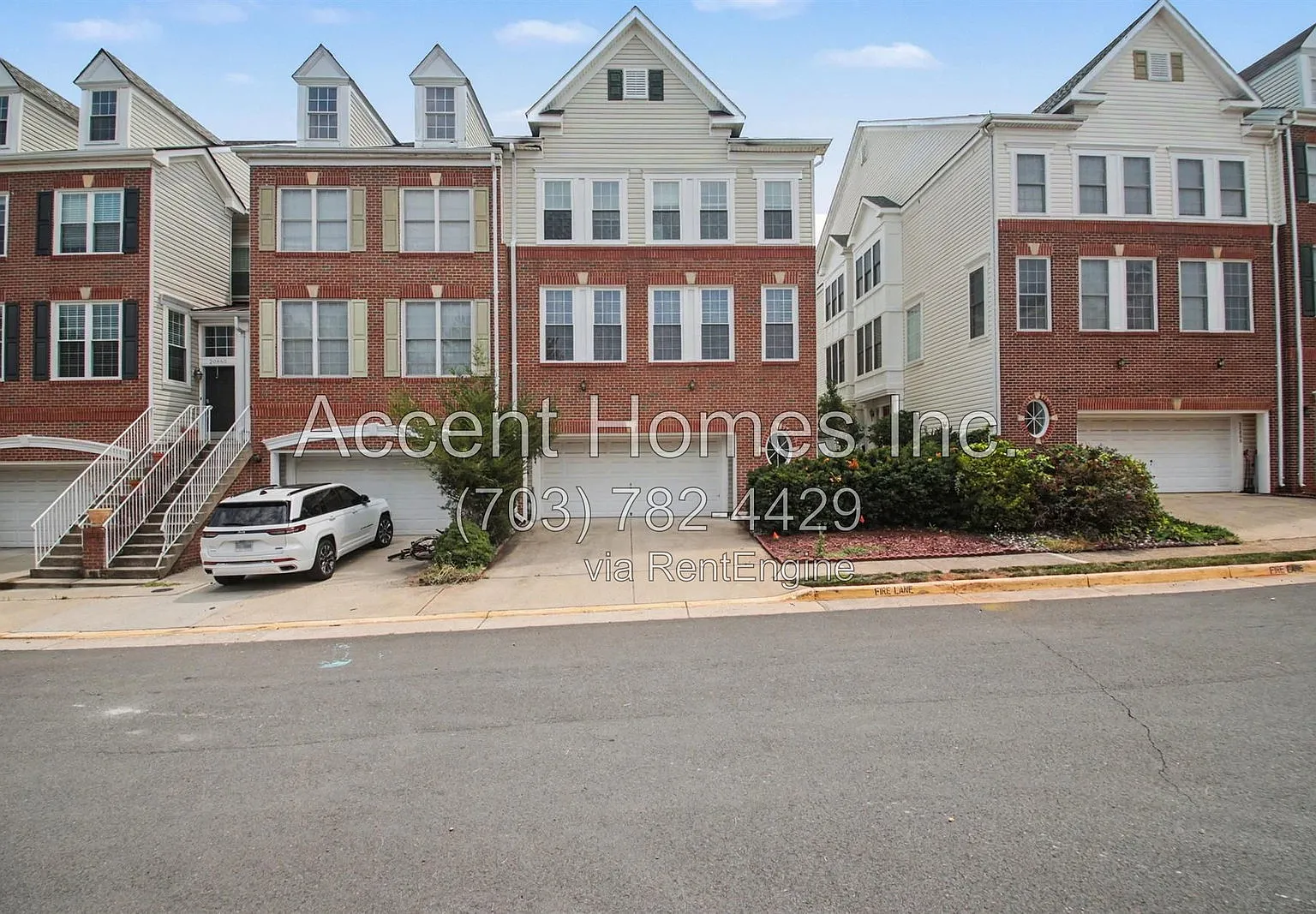 3 bed, 2.5 bath, 2020 sqft, $3,300 — Photo 1