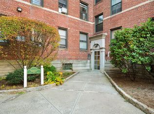 212 Larchmont Acres W #2B, Larchmont, NY 10538