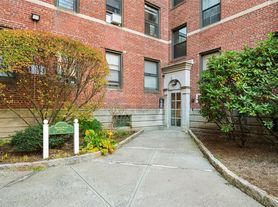 212 Larchmont Acres W, Larchmont, NY