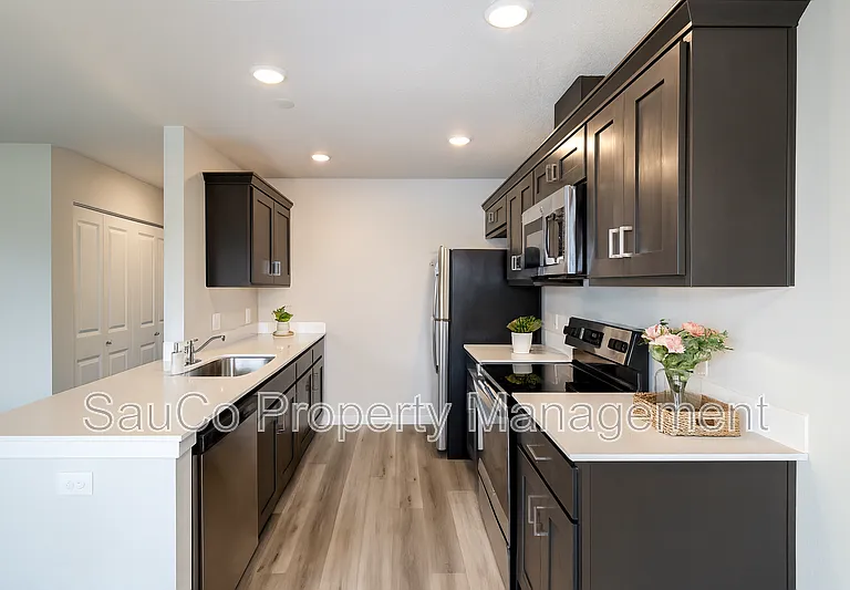 2564 Hawthorne St #102 — Photo 3