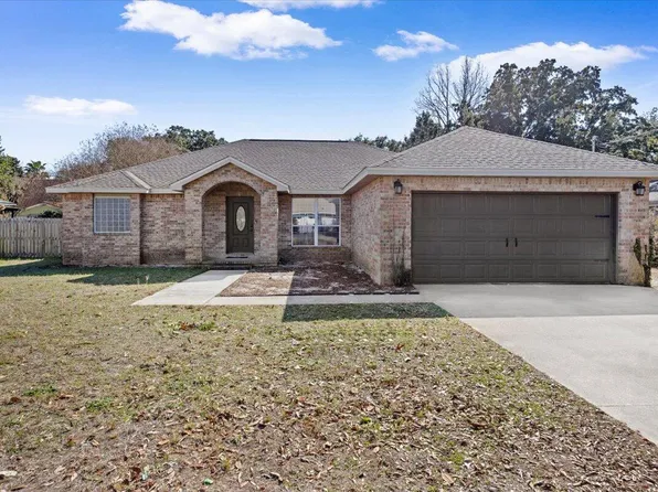 8111 Raleigh St, Navarre, FL 32566