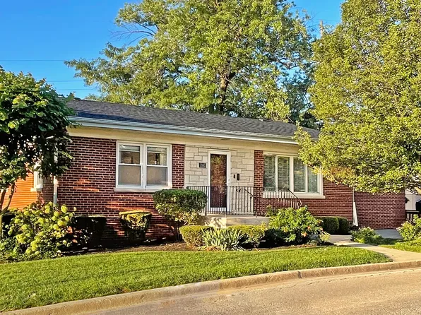 7000 27th St, Berwyn, IL 60402
