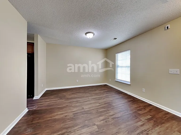 304 Southport Dr — Photo 7