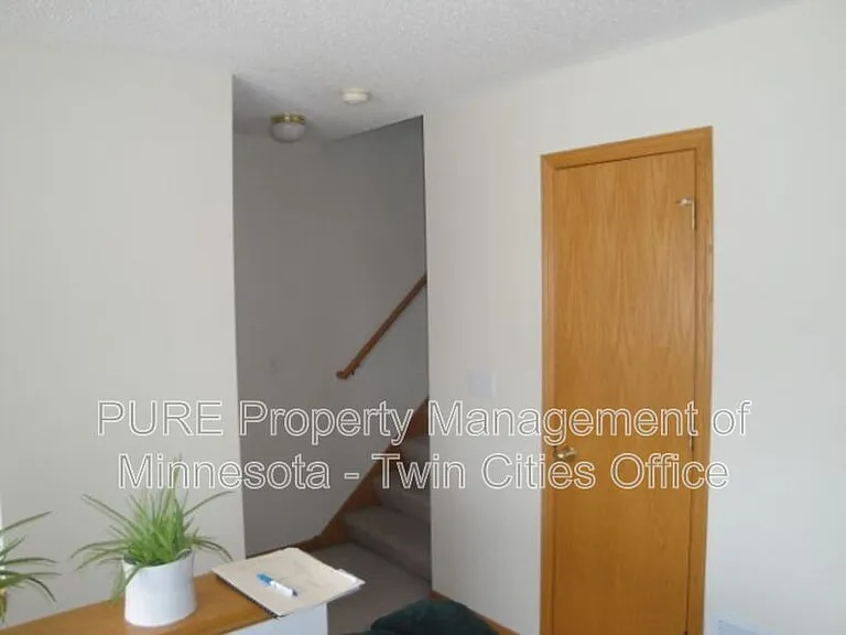 4985 Grenwich Ave N — Photo 6