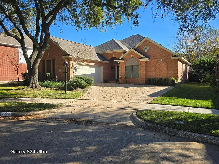 2727 Gregway Ln — Photo 1