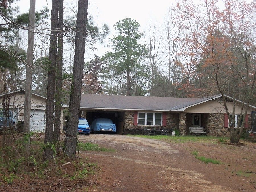 2nd image of 75 Rock City Rd