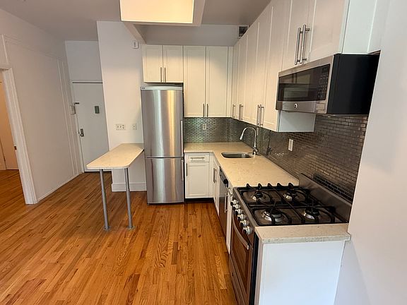 5th image of 639 10th Ave APT 2A