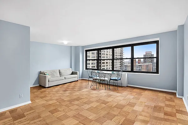 Sold by Compass | media 17