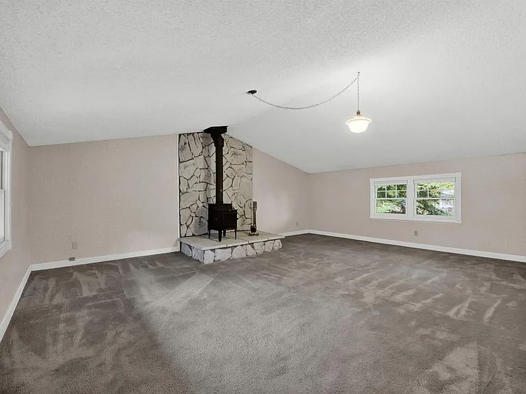 143 Ridgecrest Dr — Photo 12