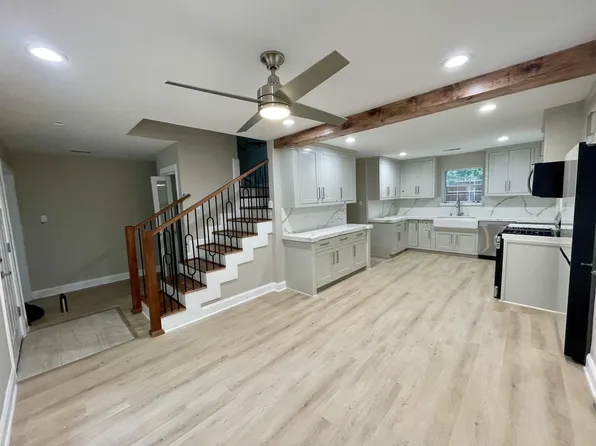 1433 Pickwick Ln, Denton, TX 76209
