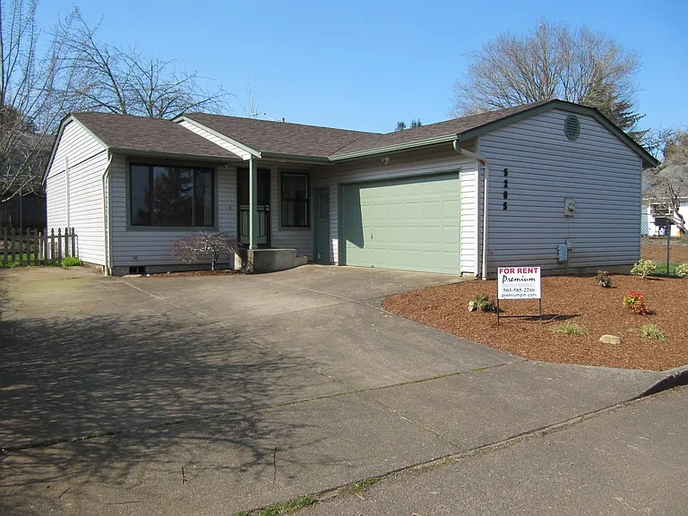 5205 9th Ct SE — Photo 1