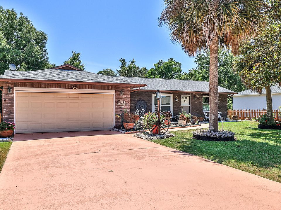 1st image of 205 Wildwood Dr
