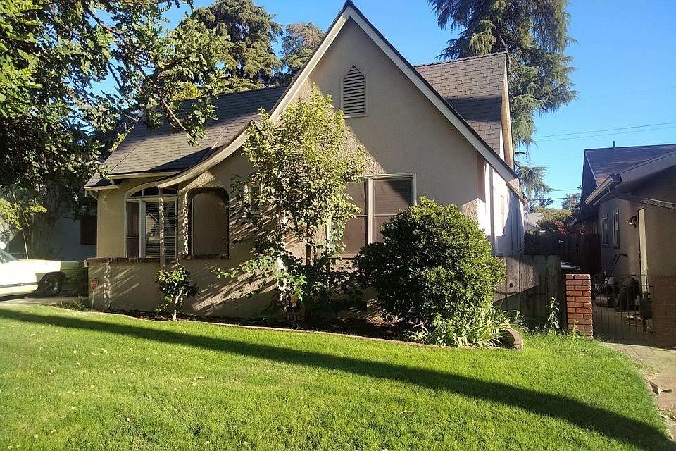 2nd image of 320 E Vassar Ave