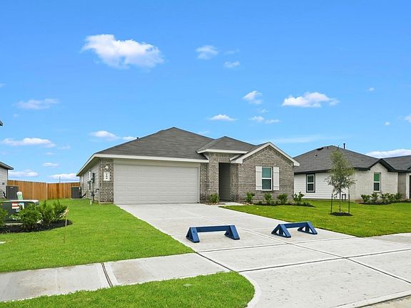 2nd image of 104 Rustic Creek Ct