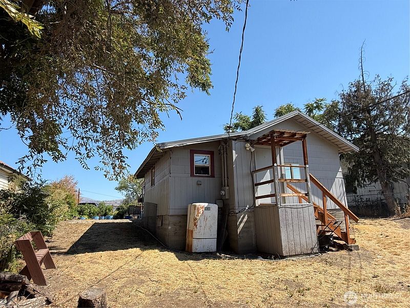 3rd image of 426 Hanford Street