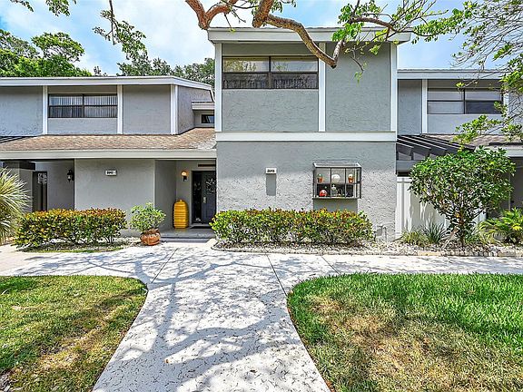 4th image of 2645 NW 42nd Avenue
