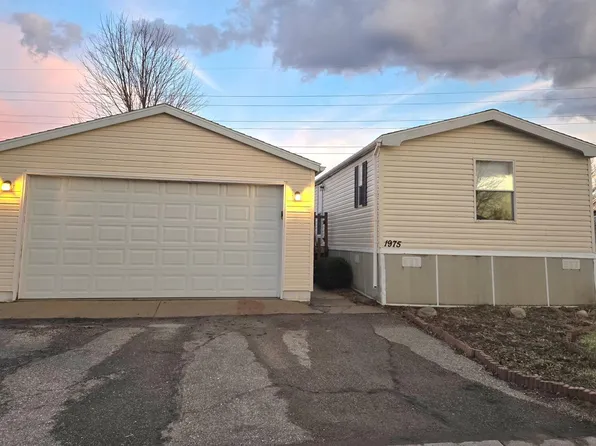 1975 Lancelot Ln, North Mankato, MN 56003