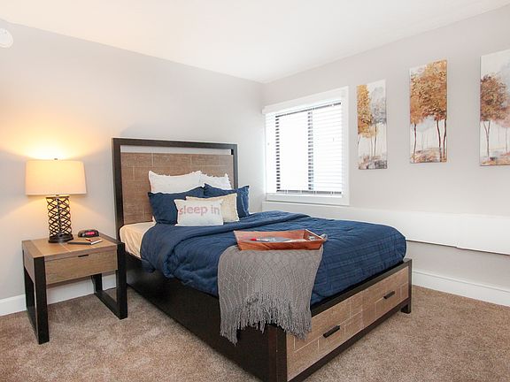 5th image of 1150 N White River Pkwy West Dr APT 404
