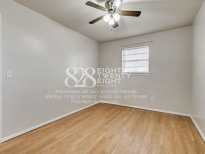 9717 NE 4th St — Photo 32
