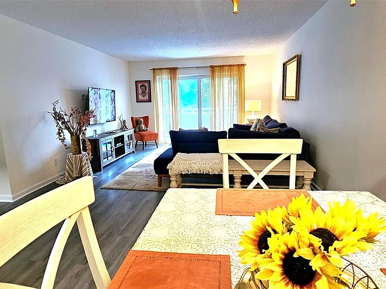 3212 NE 12th St #202 — Photo 13